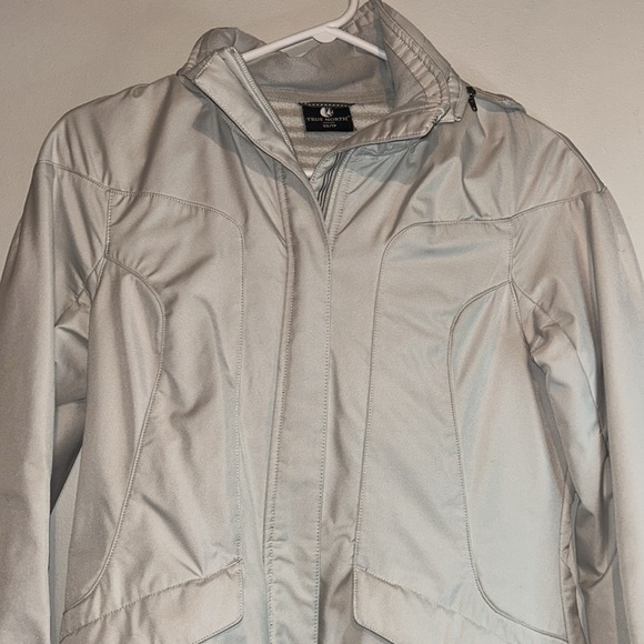 Elegant Cream Women's Jacket - Picture 9 of 16